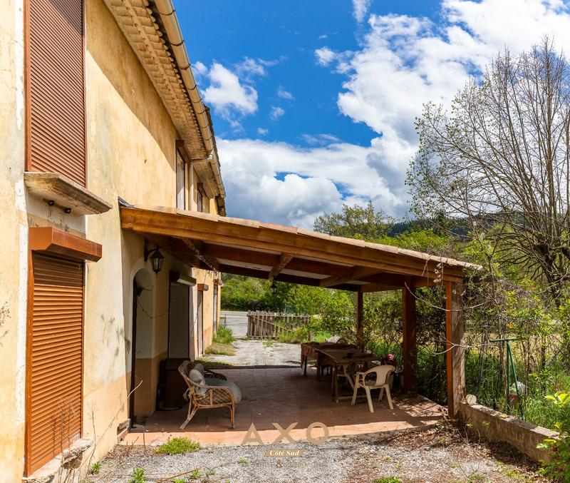 Propriété - 160 m² - 6 pièces