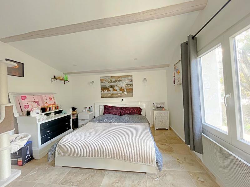 Villa - 168 m² - 8 pièces