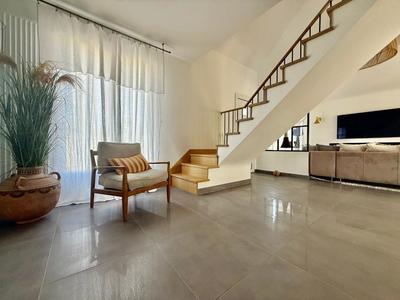 Maison - 189 m² - 7 pièces