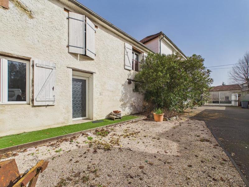 Maison - 208 m² - 7 pièces