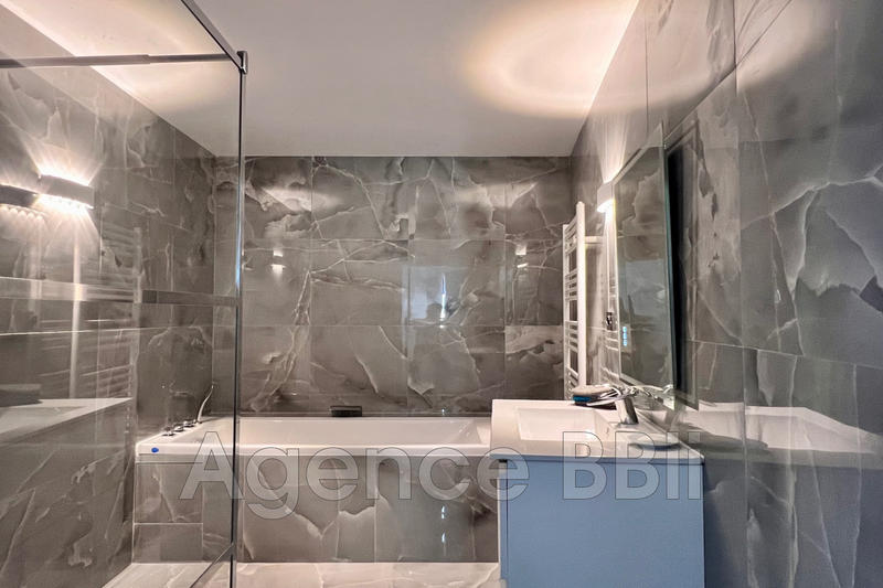 Appartement - 157 m² - 5 pièces