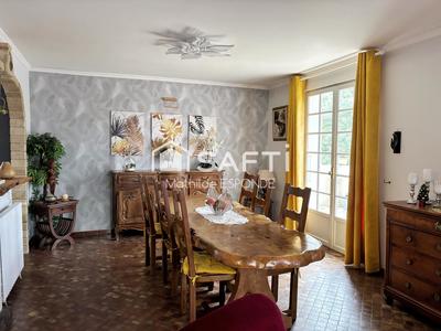 Maison - 205 m² - 6 pièces