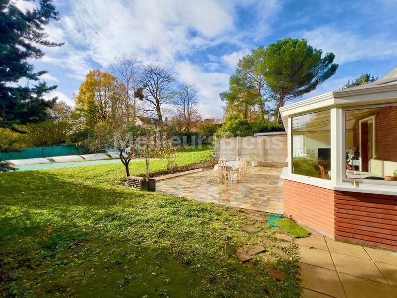 Maison - 185 m² - 8 pièces