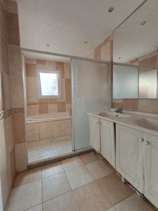 Maison - 96 m² - 5 pièces