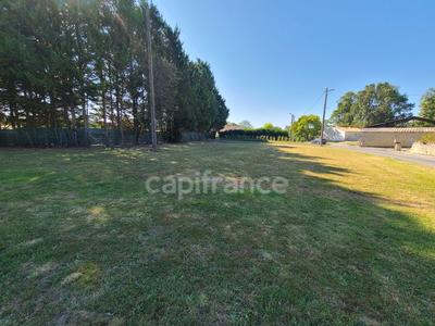 Terrain constructible - 1 350 m²