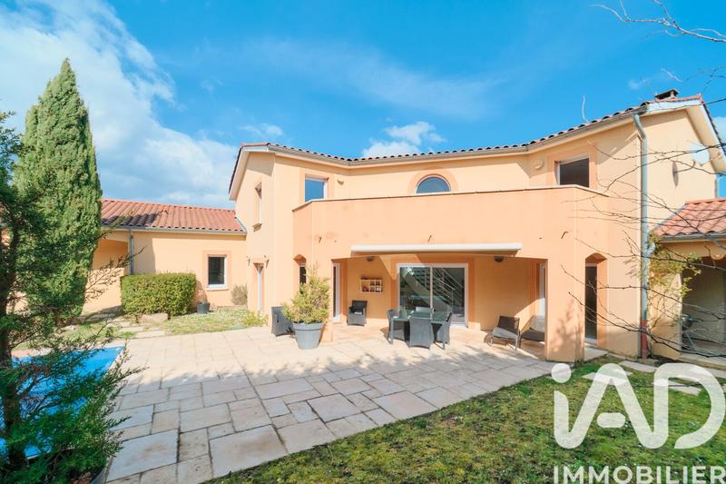 Maison de maîtres - 270 m² - 7 pièces