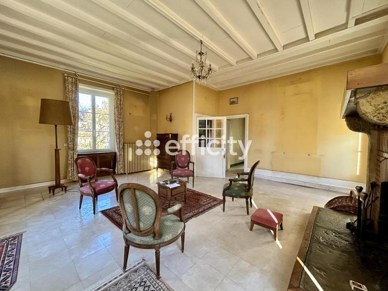 Maison - 180 m² - 8 pièces