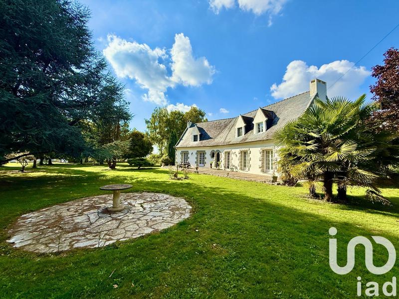 Maison - 200 m² - 11 pièces