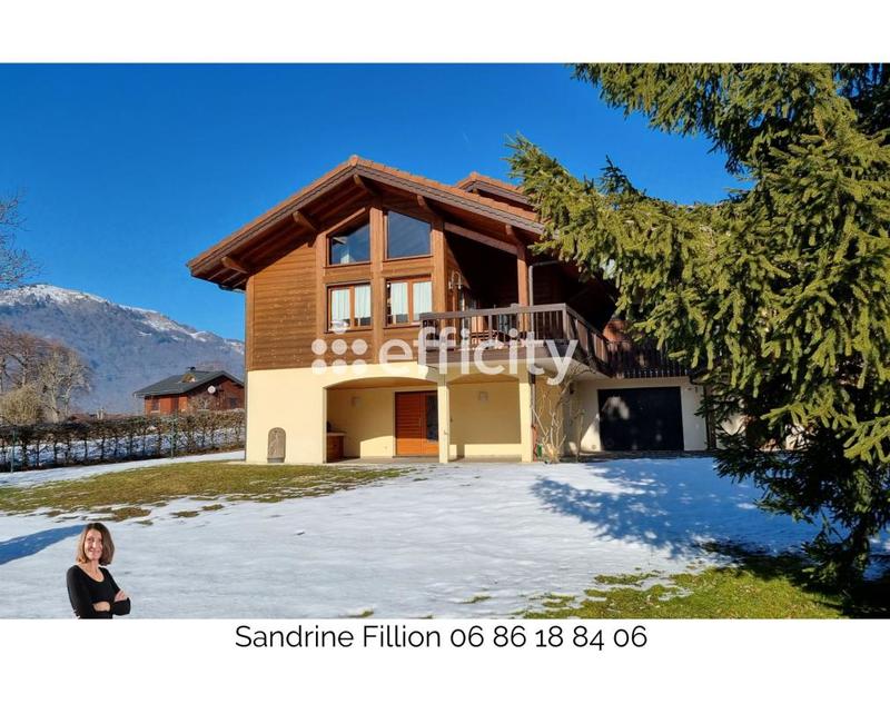 Maison - 260 m² - 10 pièces