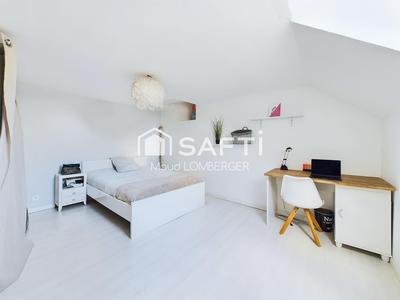Maison - 159 m² - 8 pièces
