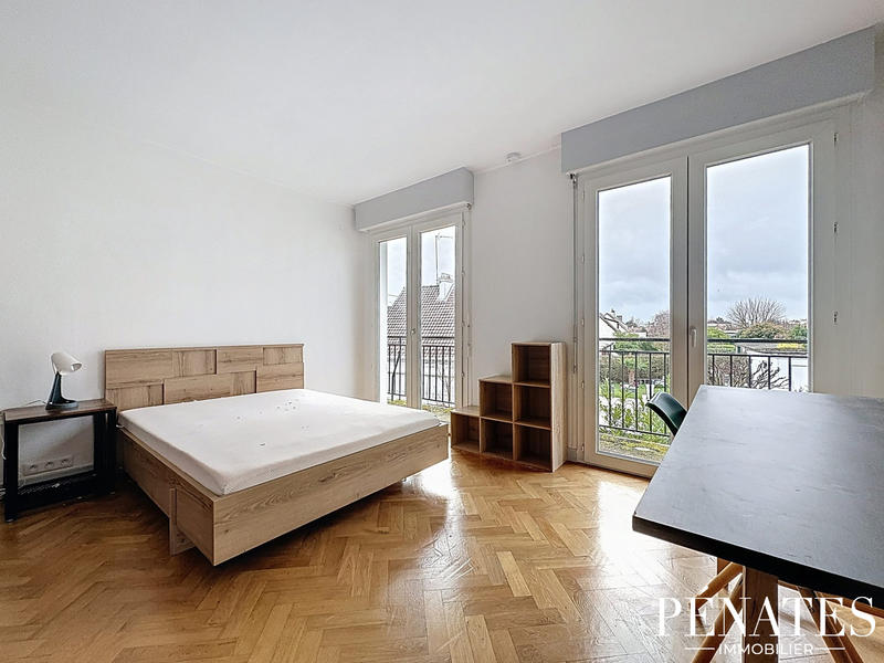 Maison - 203 m² - 10 pièces