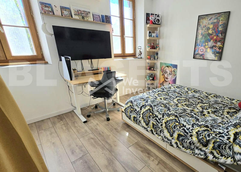 Maison - 280 m² - 8 pièces