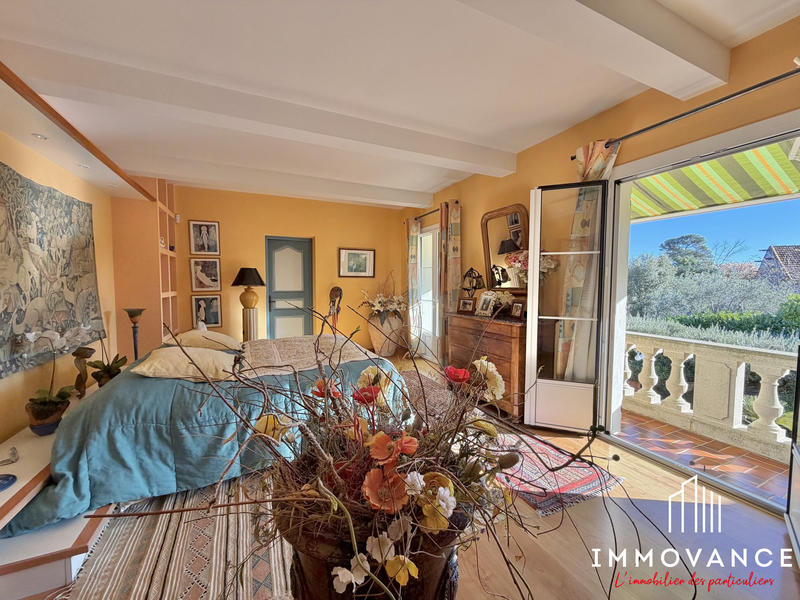 Maison traditionnelle - 311 m² - 11 pièces