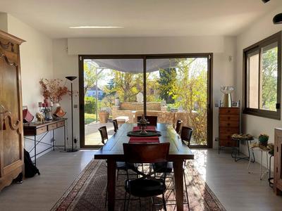 Maison - 255 m² - 9 pièces