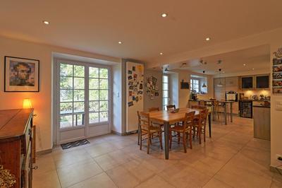 Maison - 151 m² - 8 pièces