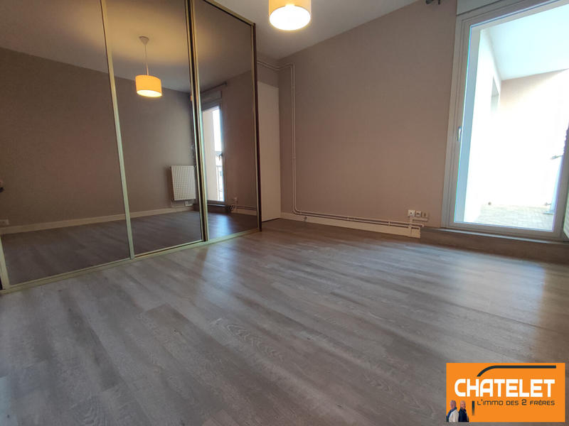 Appartement - 99 m² - 4 pièces