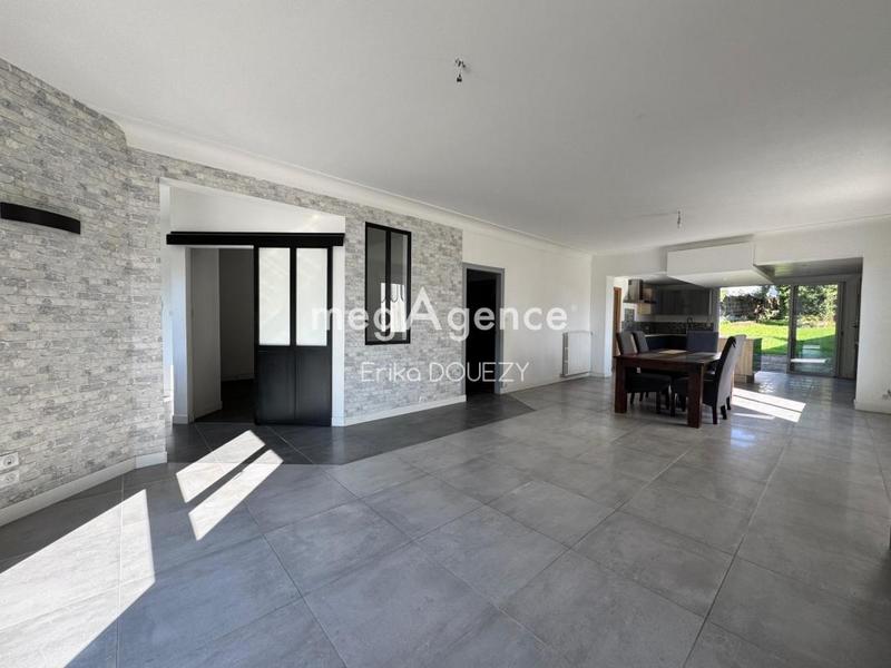 Maison - 166 m² - 8 pièces