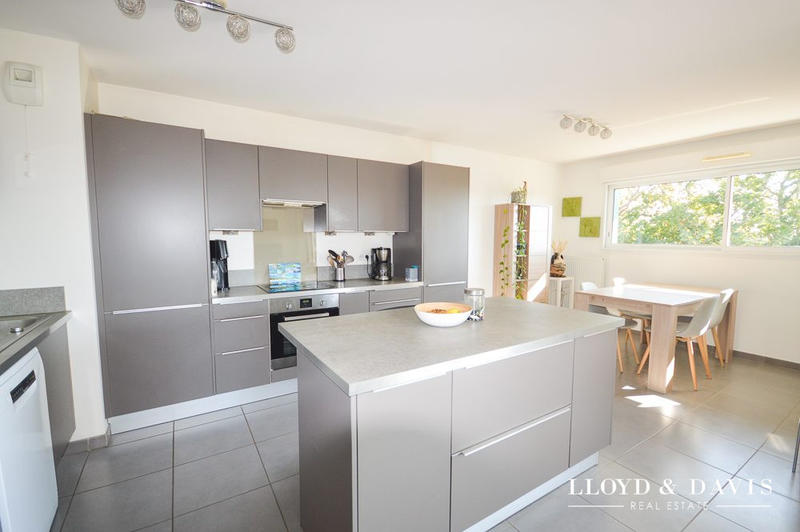 Appartement - 65 m² - 3 pièces