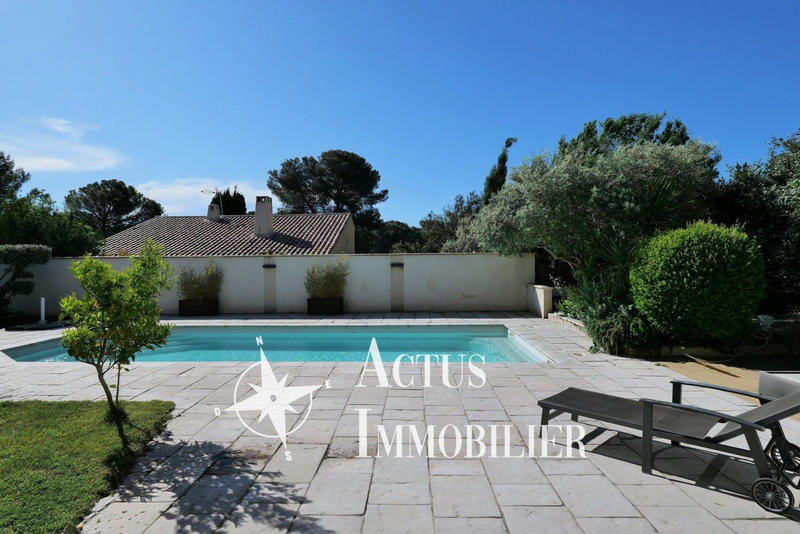 Maison - 227 m² - 10 pièces