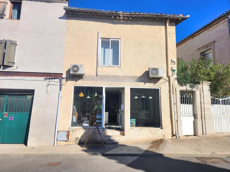 Magasins - 85 m² - 5 pièces