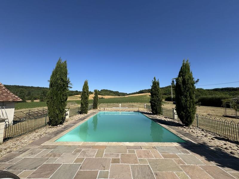 Maison ancienne - 370 m² - 8 pièces