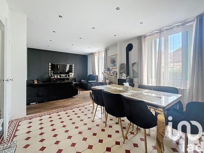 Maison - 90 m² - 5 pièces