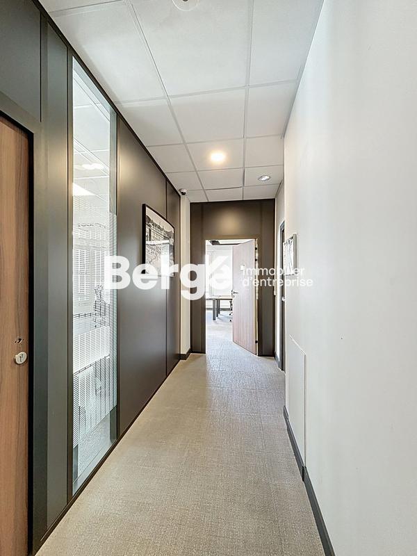 Bureau - 80 m² - 1 pièce