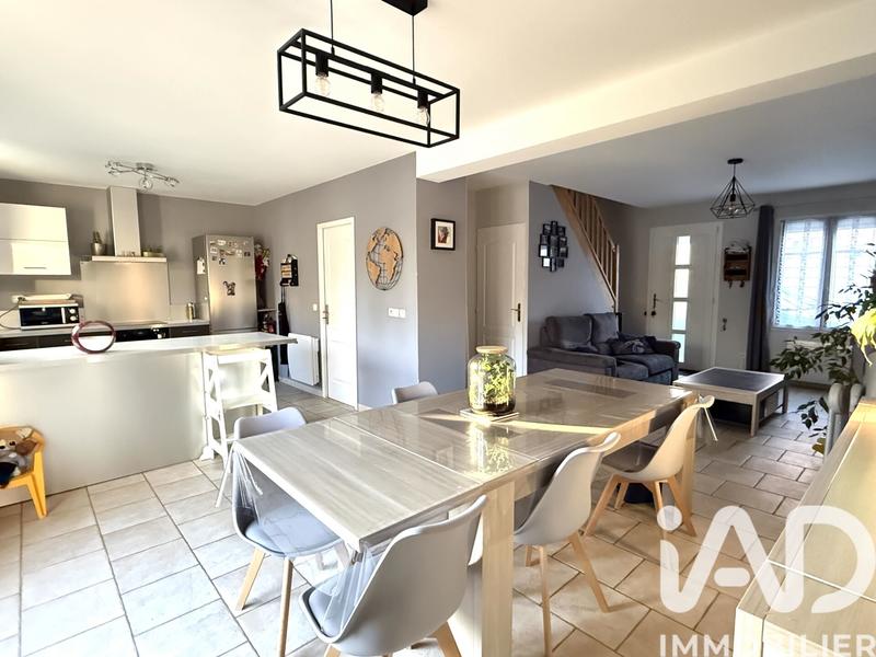 Maison - 93 m² - 4 pièces