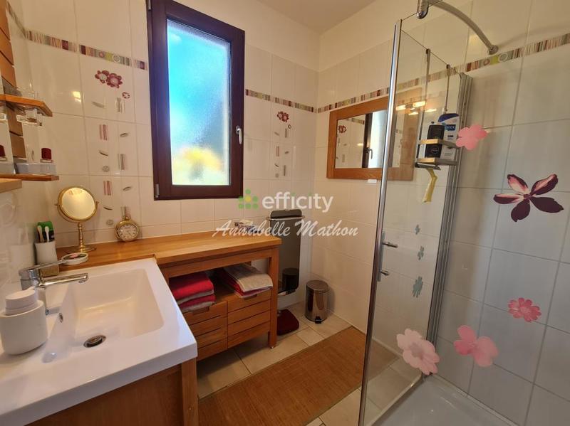 Maison - 280 m² - 8 pièces