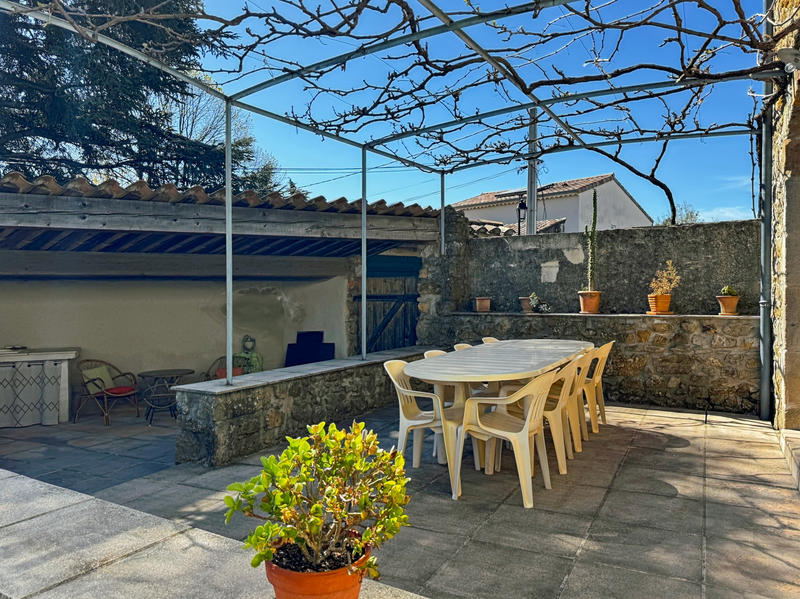 Maison - 253 m² - 13 pièces