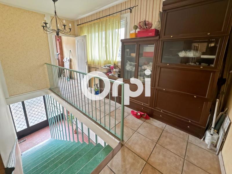 Maison - 178 m² - 8 pièces