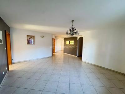 Maison - 312 m² - 12 pièces