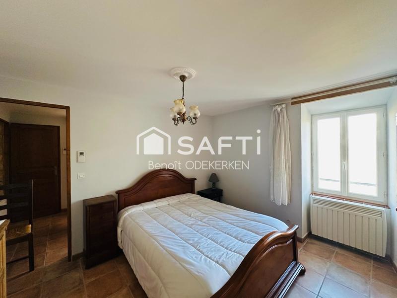 Maison - 280 m² - 12 pièces