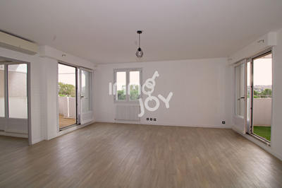 Appartement - 100 m² - 6 pièces