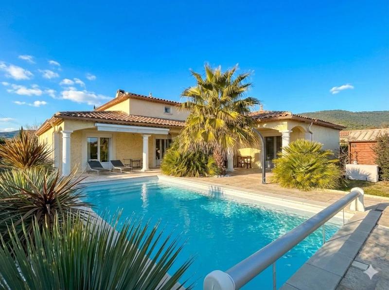 Maison - 160 m² - 4 pièces