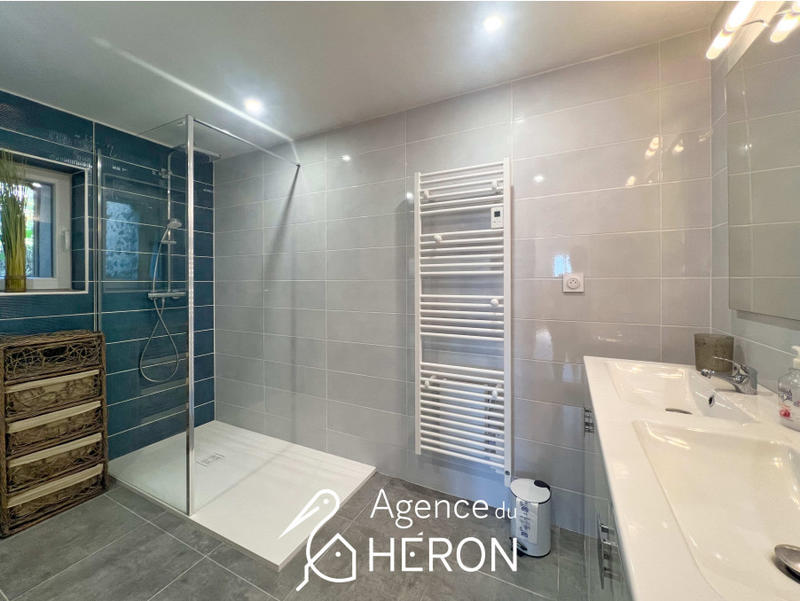 Maison - 143 m² - 8 pièces