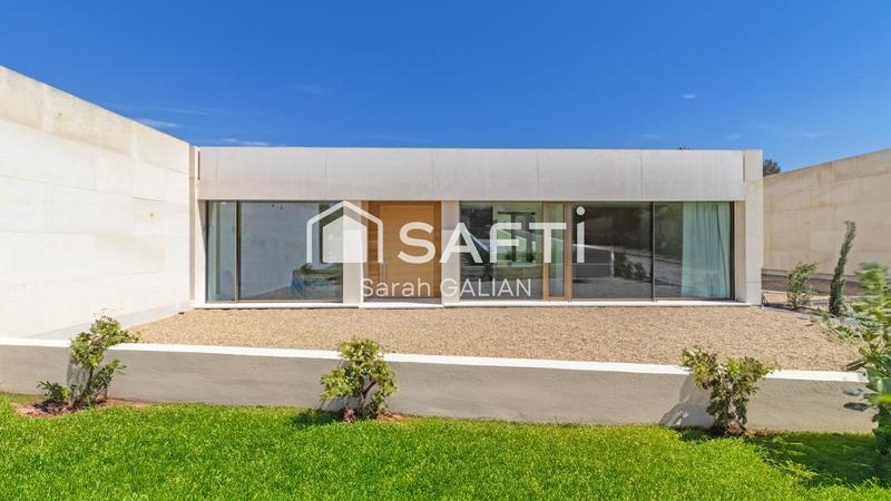 Maison - 270 m² - 5 pièces