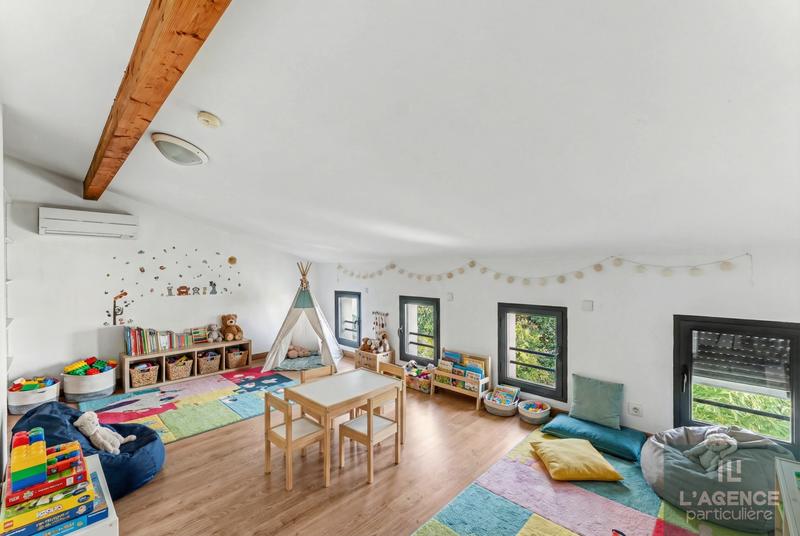 Maison - 166 m² - 6 pièces