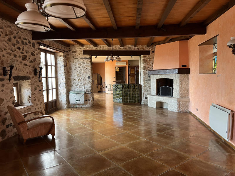 Villa - 211 m² - 8 pièces