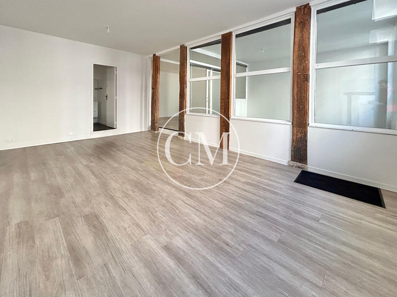 Local commercial - 136 m² - 7 pièces