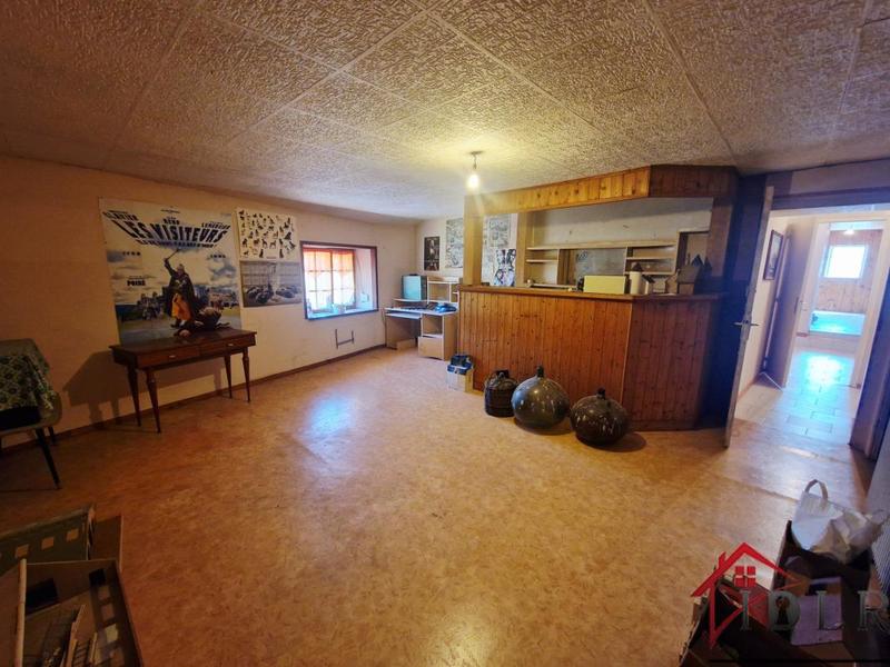 Maison - 220 m² - 7 pièces