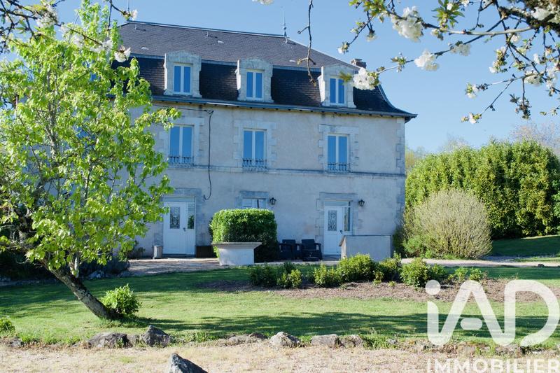 Maison - 340 m² - 17 pièces