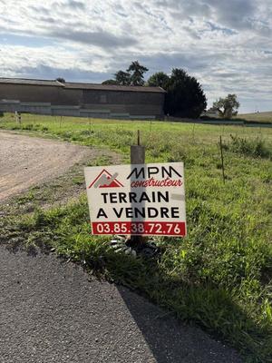 Terrain constructible - 1 089 m²