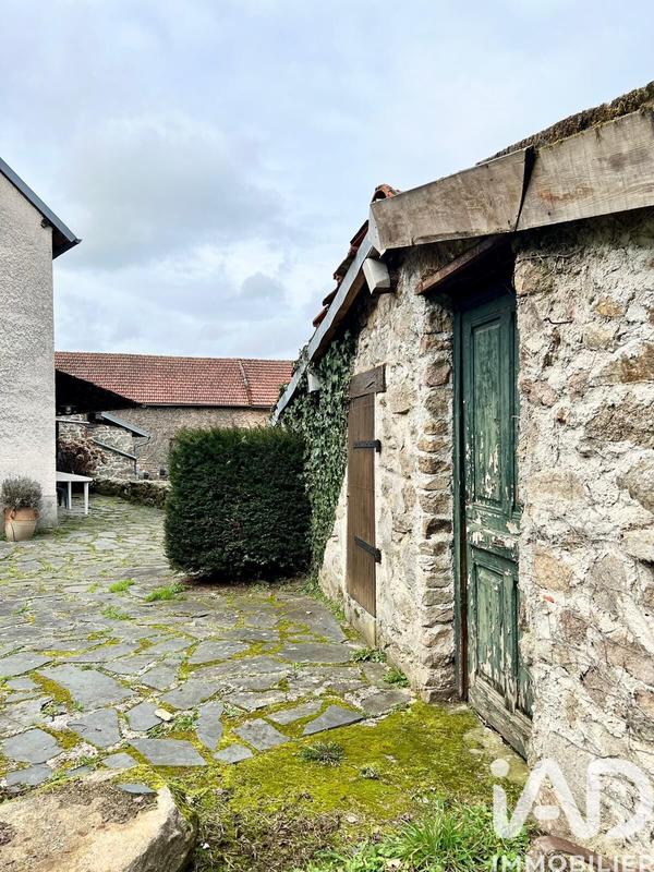 Maison - 208 m² - 9 pièces