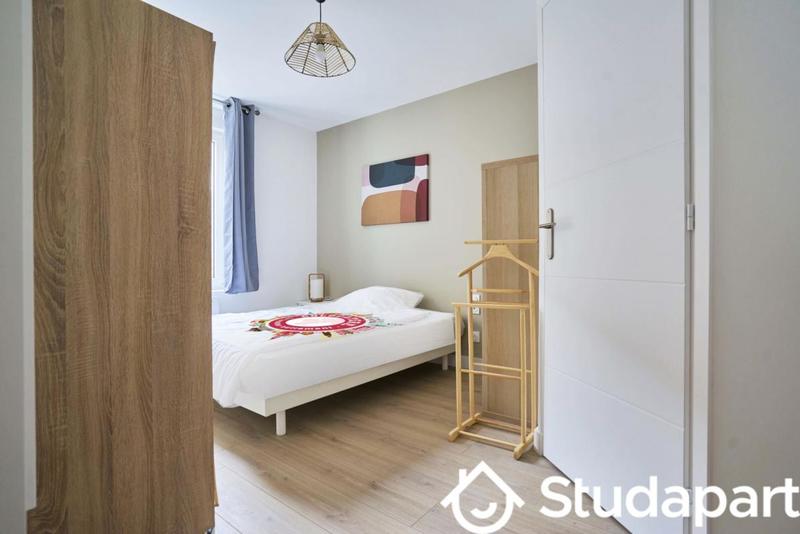 Chambre - 13 m² - 1 pièce