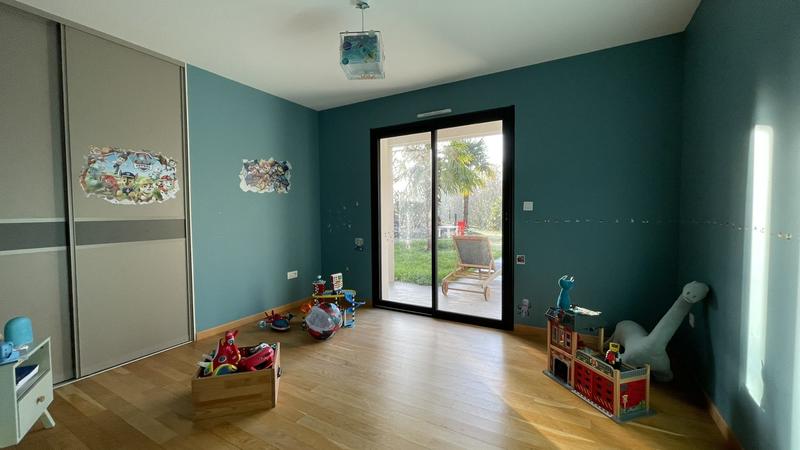 Maison contemporaine - 242 m² - 10 pièces