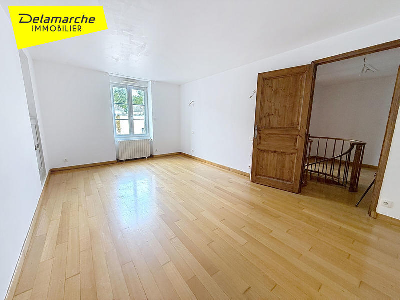 Maison - 225 m² - 7 pièces