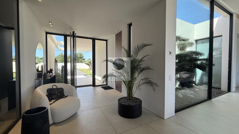 Maison - 282 m² - 7 pièces