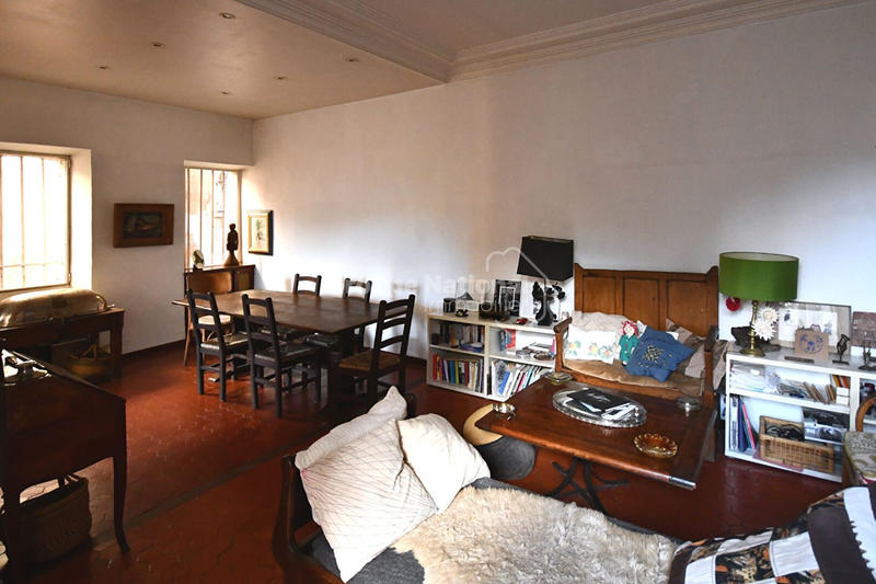 Maison - 320 m² - 13 pièces