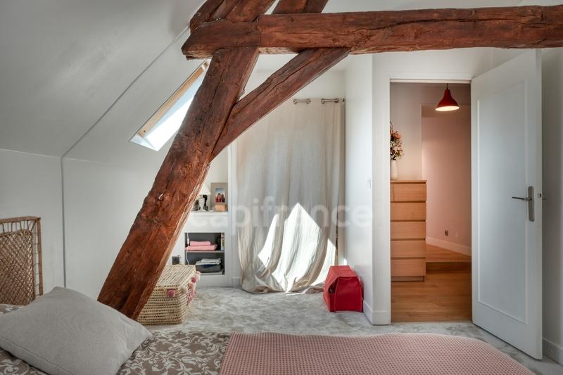 Maison - 215 m² - 9 pièces